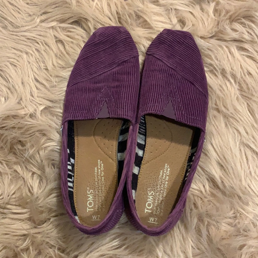 TOMS purple corduroy shoes Size 7